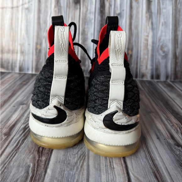 Nike LeBron 15 Black Bright Crimson Basketball Shoes size 4.5Y - Picture 3 of 8